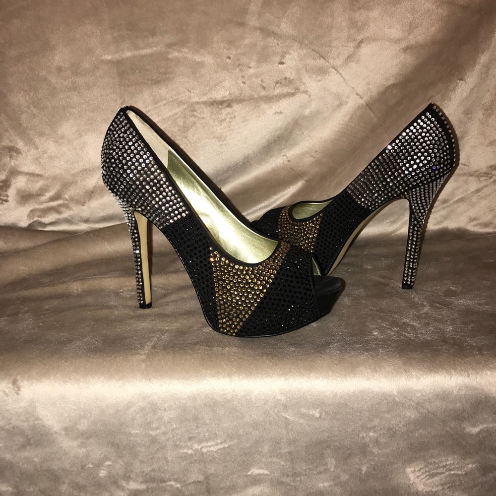 Enzo Angiolini Sexy Crystal Pumps!